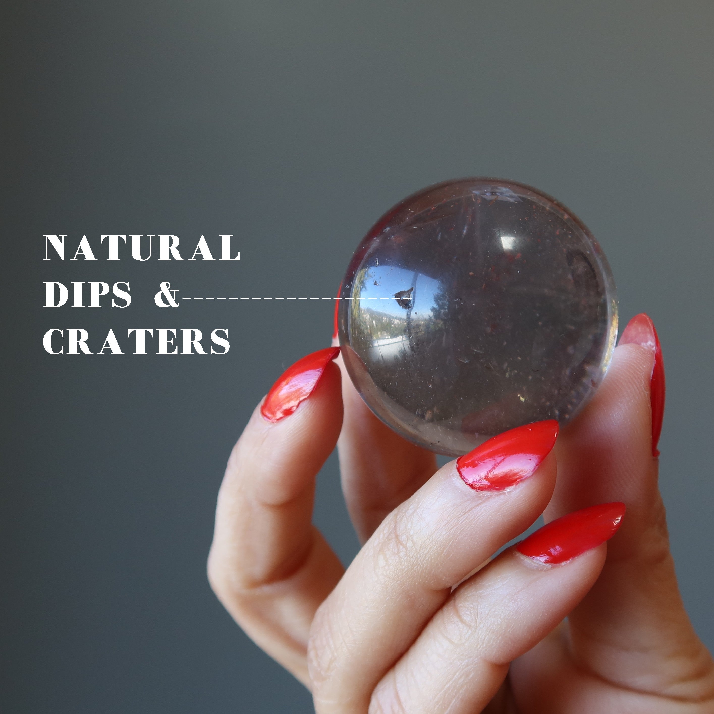 Sphère de quartz fumé Boule de cristal main aidante