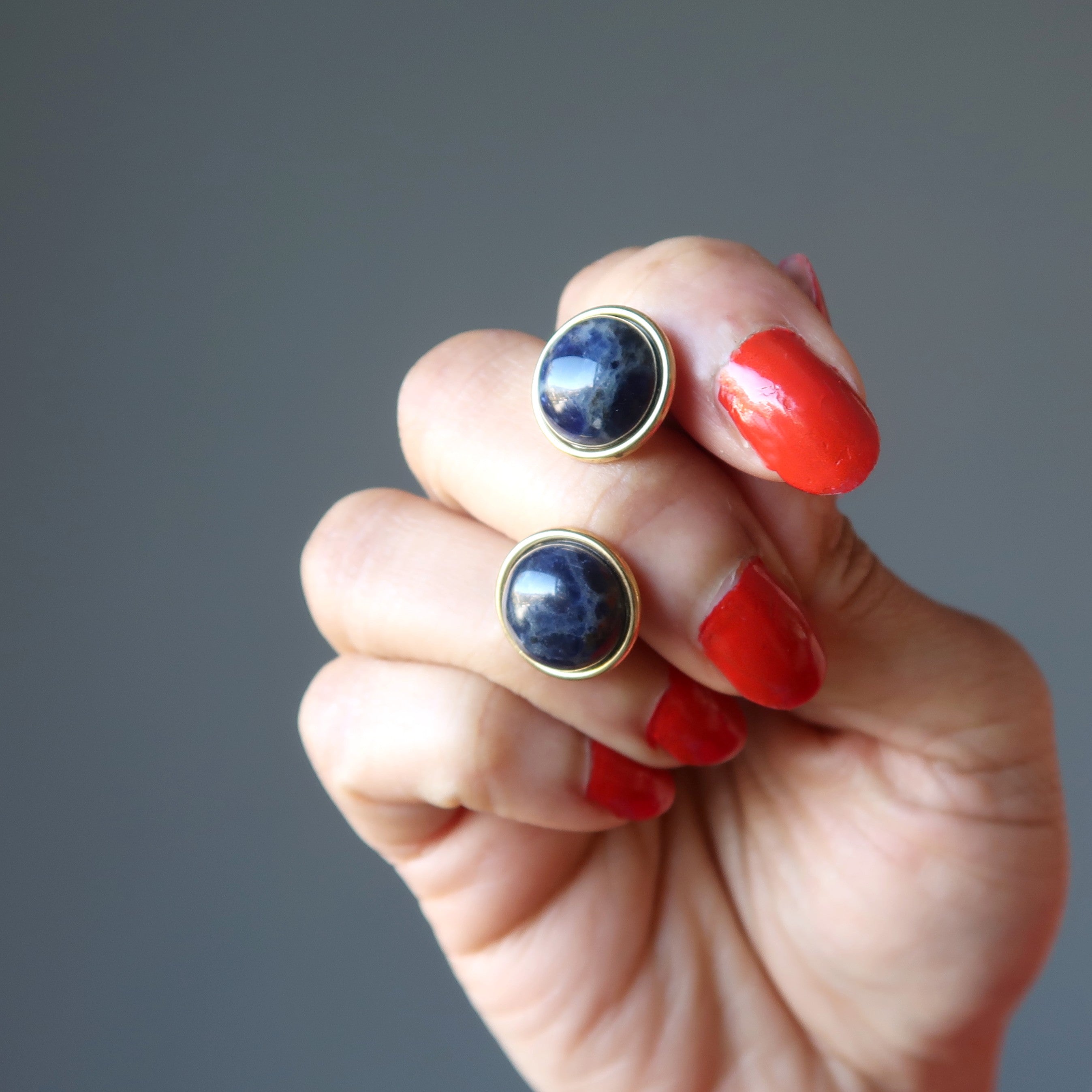 Boutons de manchette en sodalite, pierre élégante bleue et or