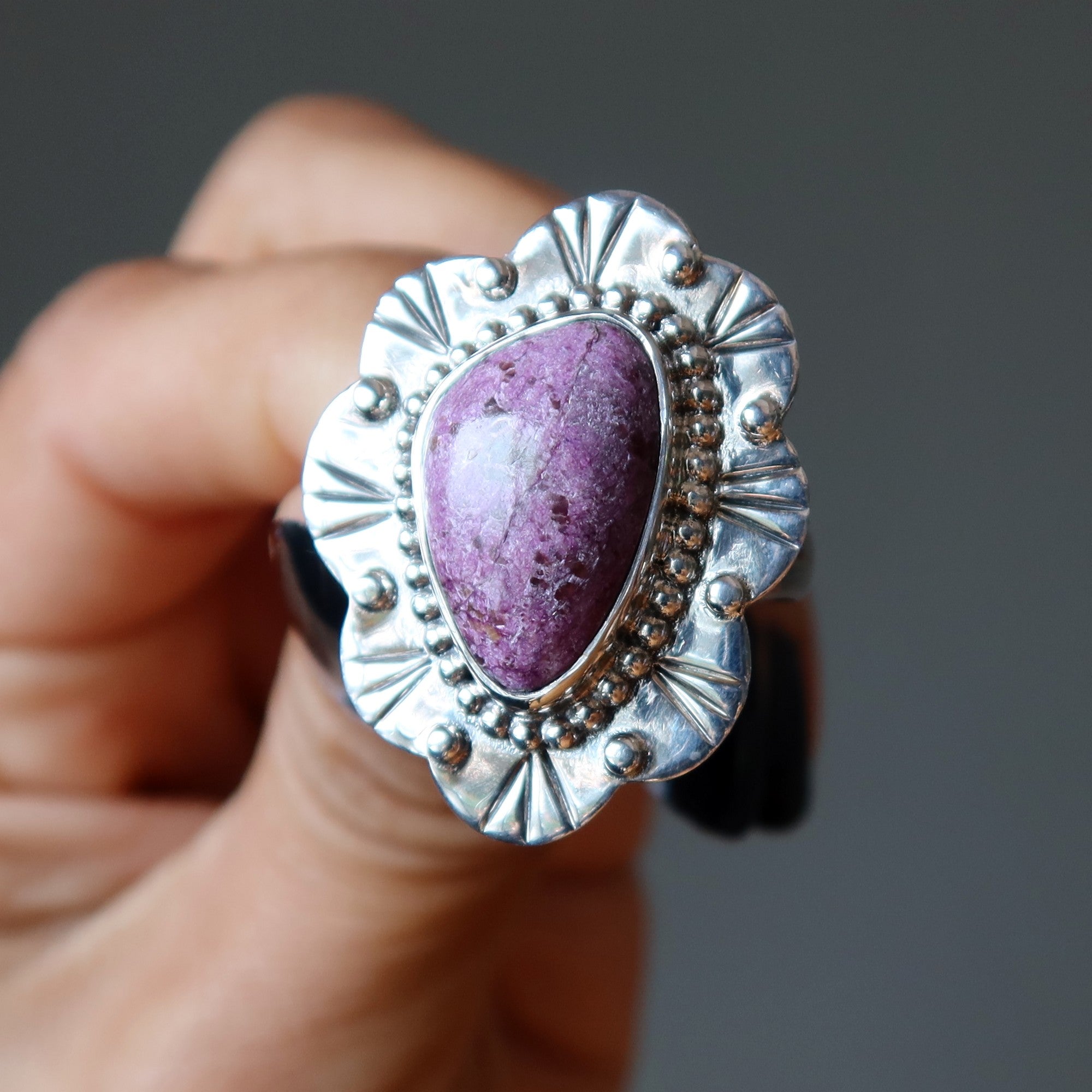 Bague en sugilite fleur violette en argent sterling taille 8.5