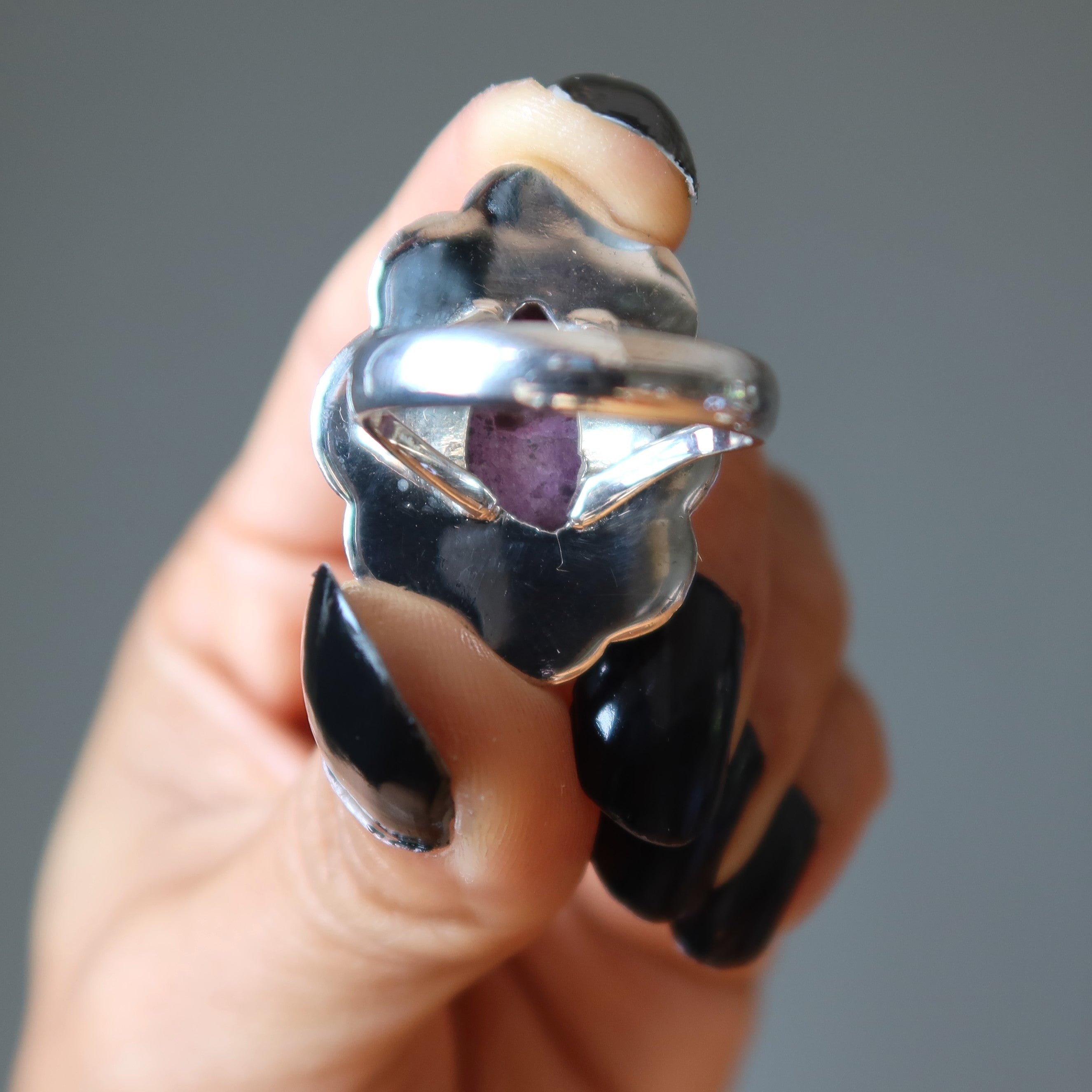 Bague en sugilite fleur violette en argent sterling taille 8.5