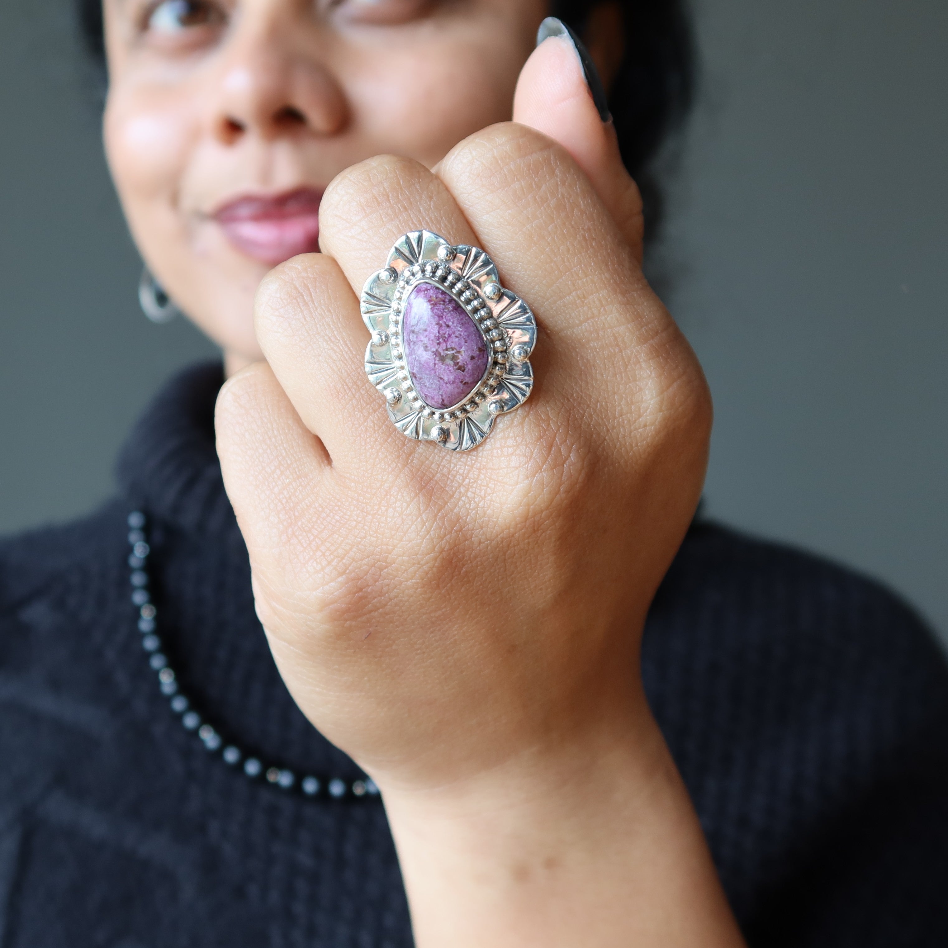Bague en sugilite fleur violette en argent sterling taille 8.5