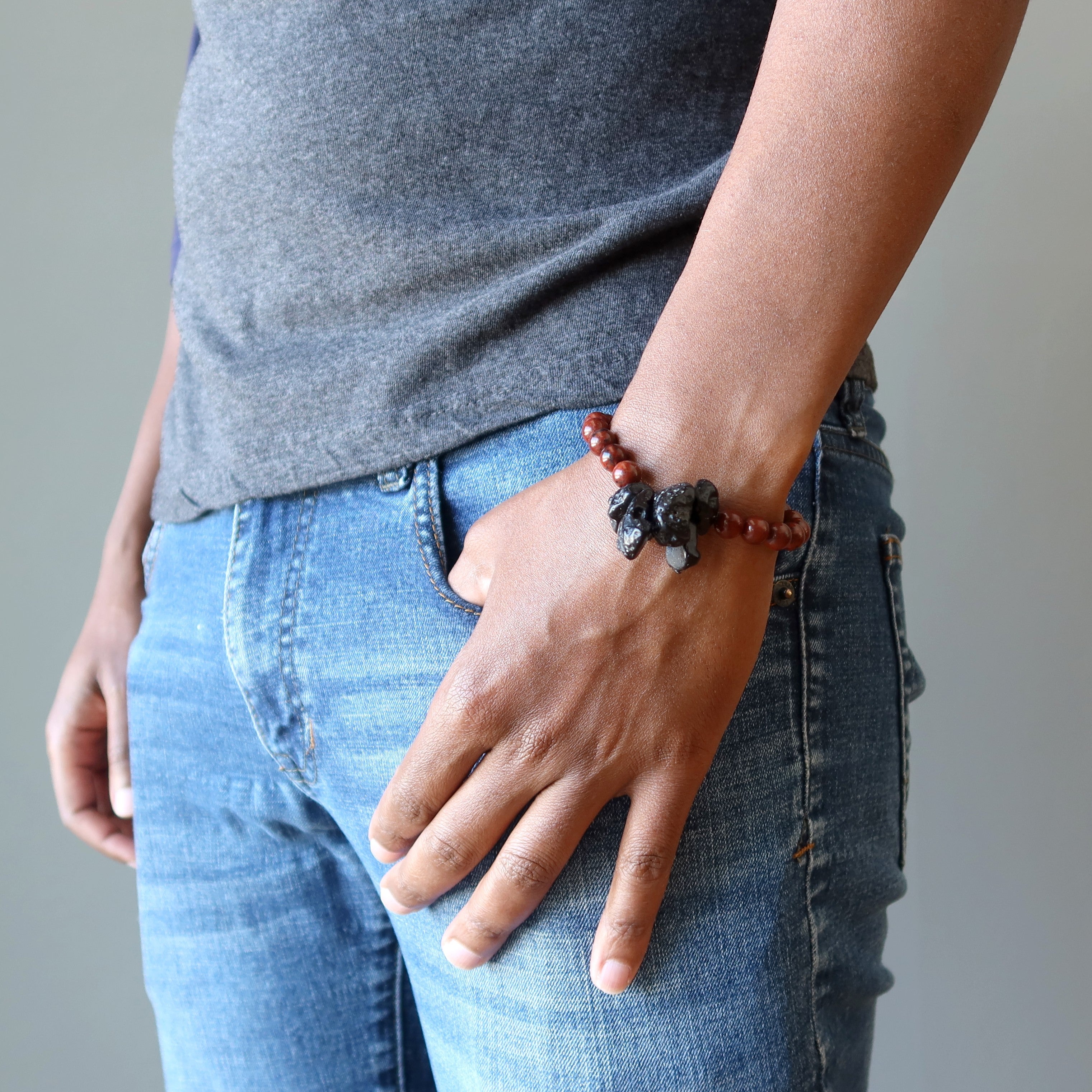 Armband aus Mahagoni-Obsidian und schwarzen Tektit-Meteoritenperlen