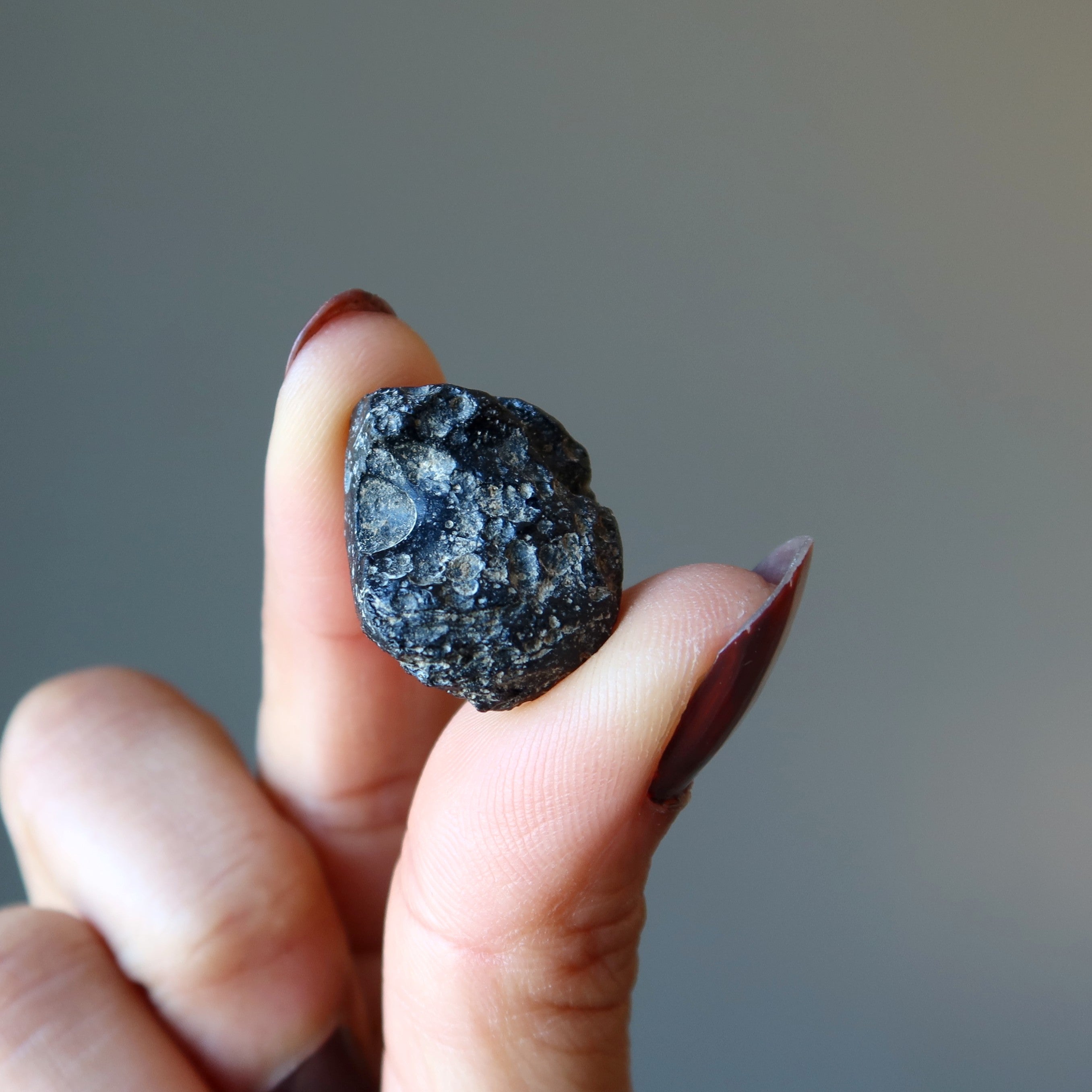 Schwarzer Tektit: Das Geheimnis des Lebens – Meteoritenedelstein