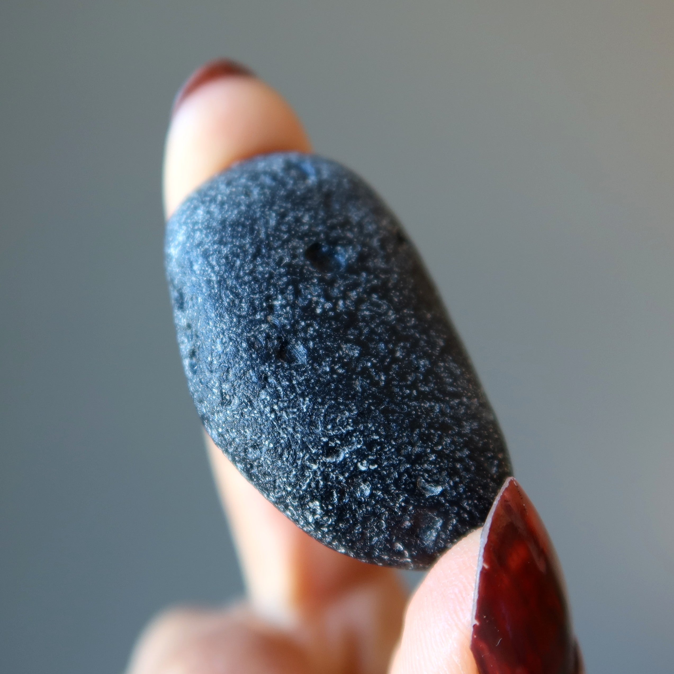 Schwarzer Tektit: Das Geheimnis des Lebens – Meteoritenedelstein