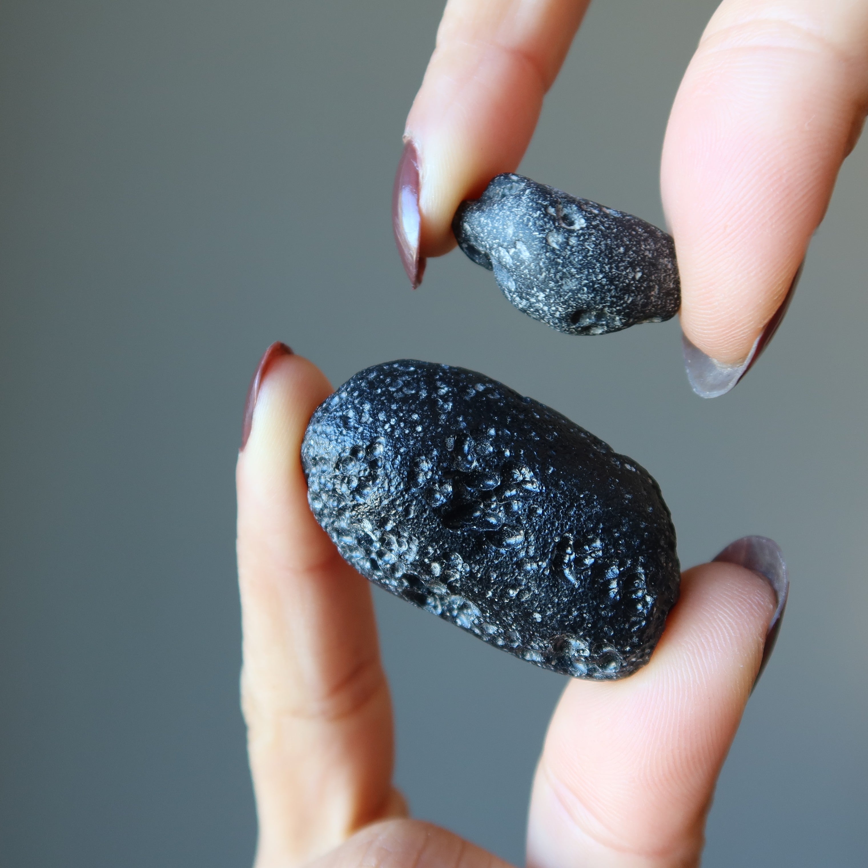 Schwarzer Tektit: Das Geheimnis des Lebens – Meteoritenedelstein