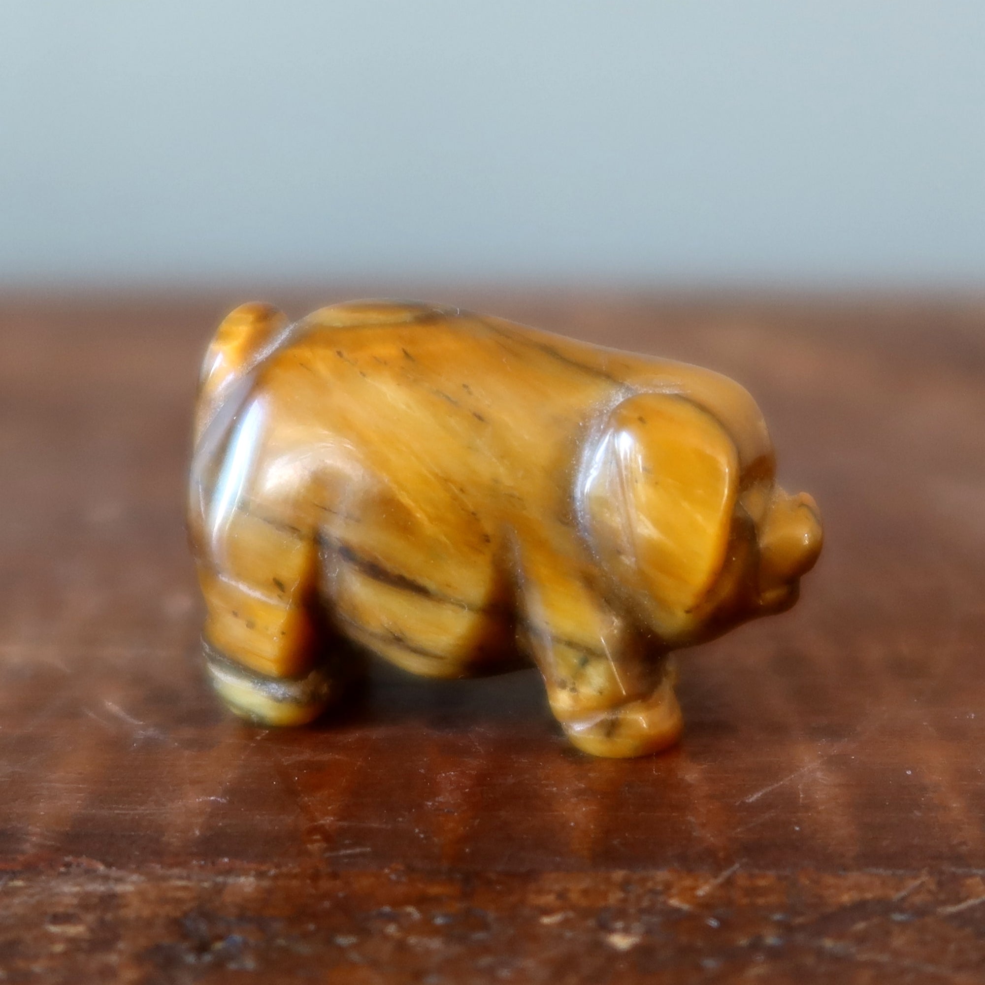 Figurine animalière tigre en œil de cochon en laiton doré