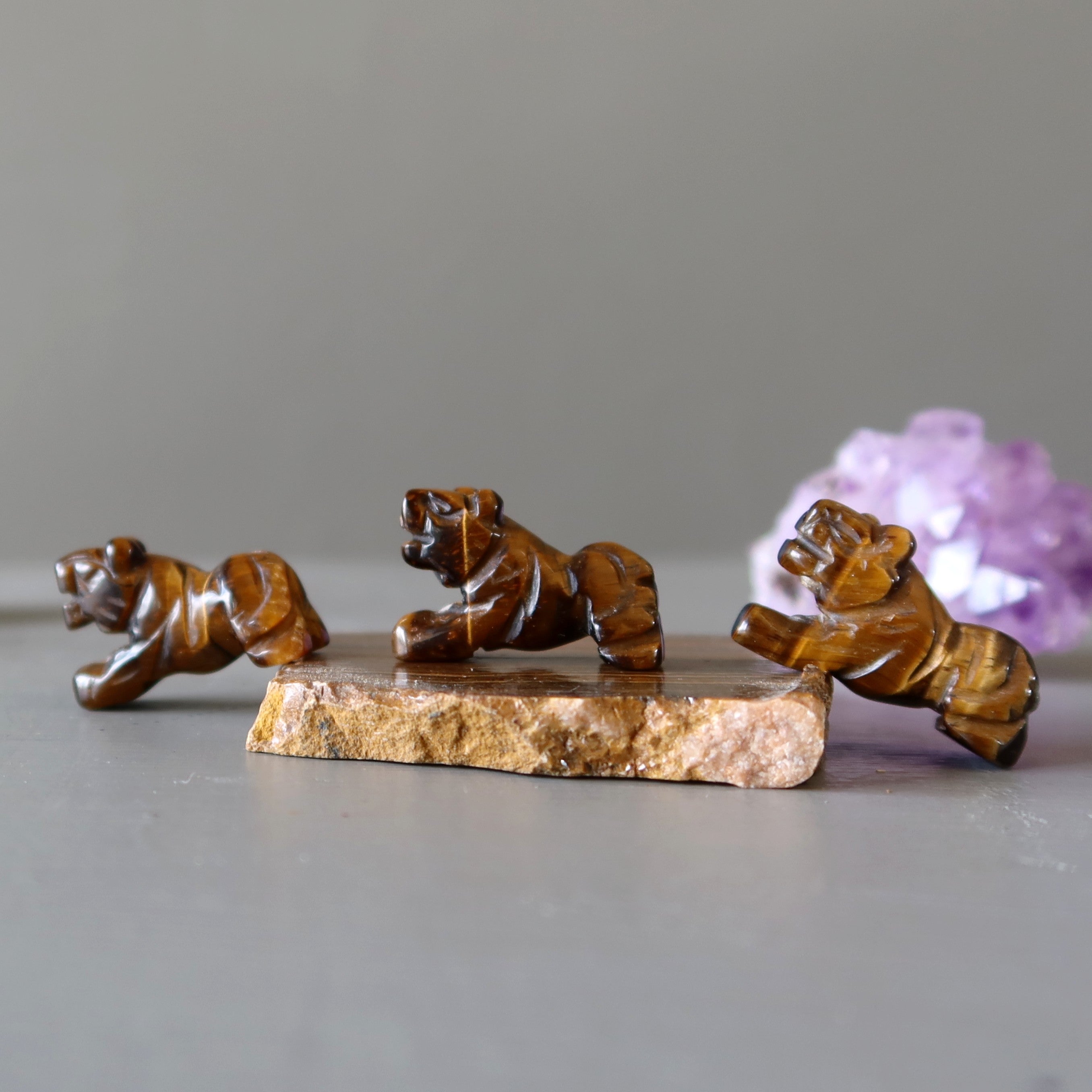 Figurine miniature de tigre en œil de tigre 1"