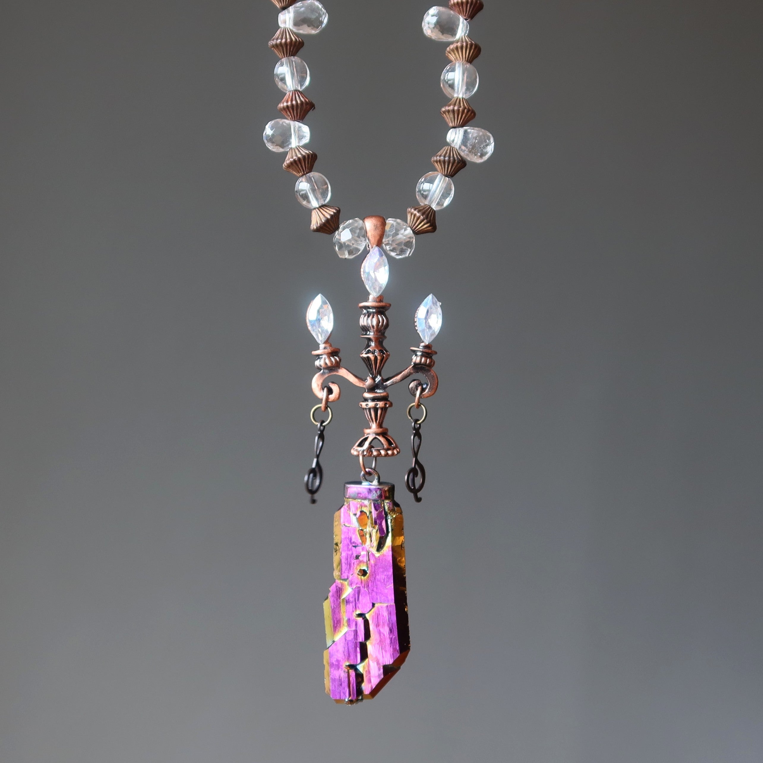 Collier en Aura Quartz Flamme de Bougie Titane Arc-en-Ciel