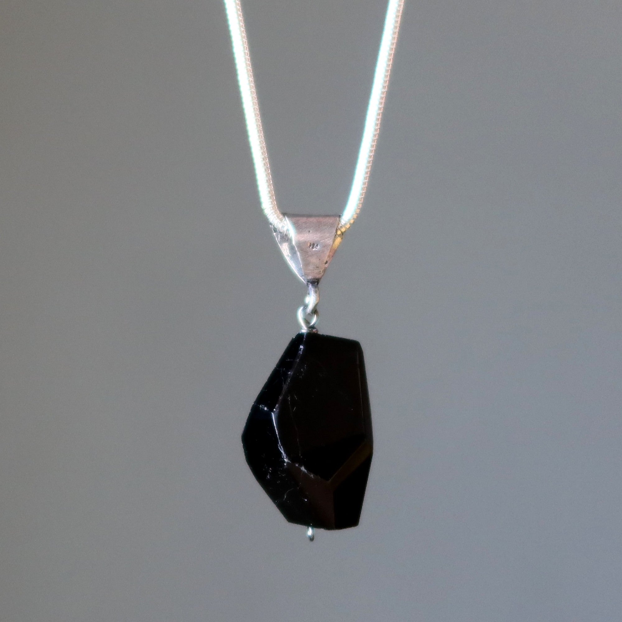 Collier de tourmaline noire avec pierre "Pépite de savoir"