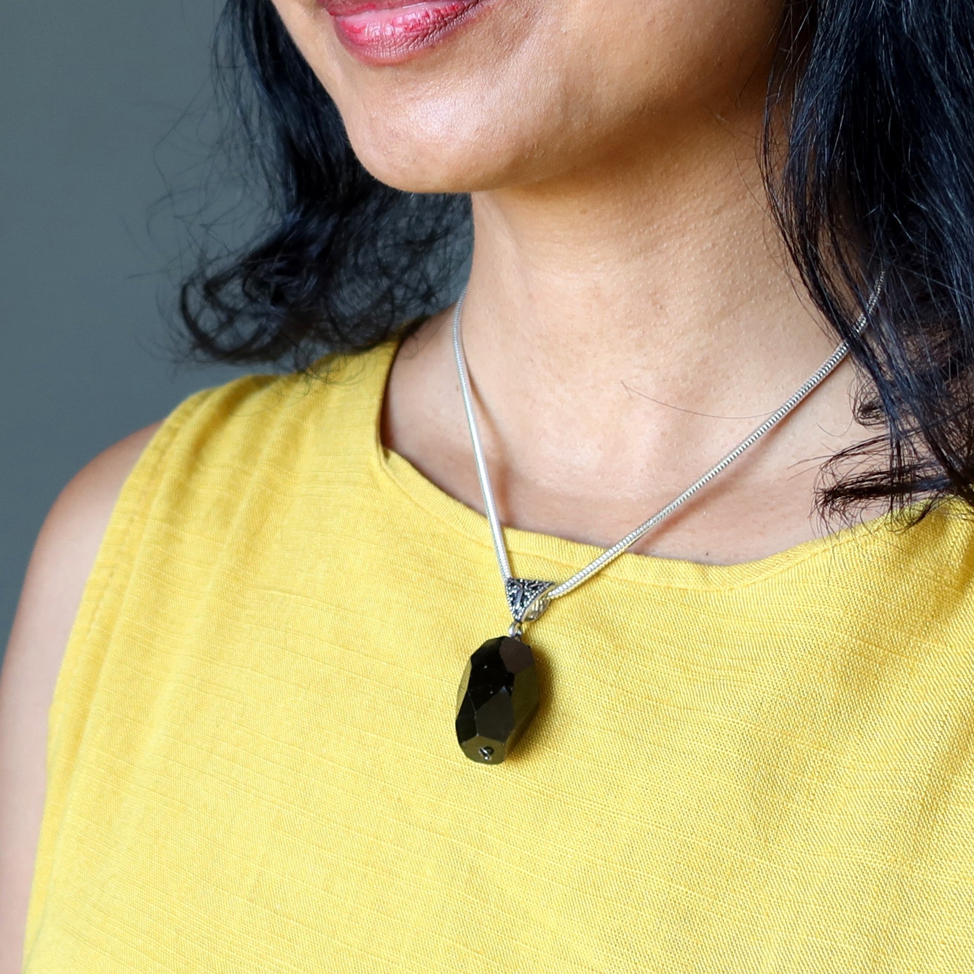 Collier de tourmaline noire avec pierre "Pépite de savoir"