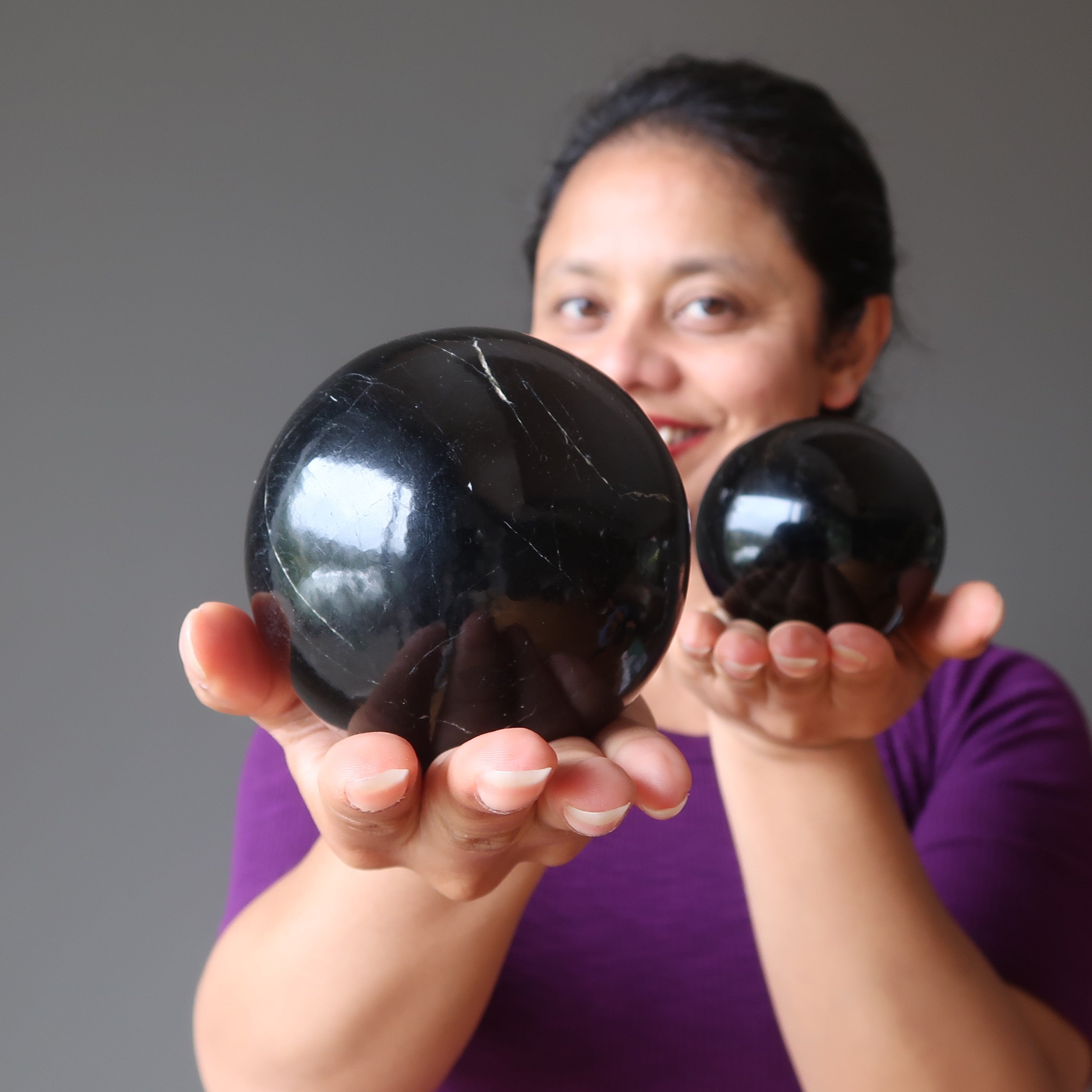 Boule de Protection en Cristal Tourmaline Noire