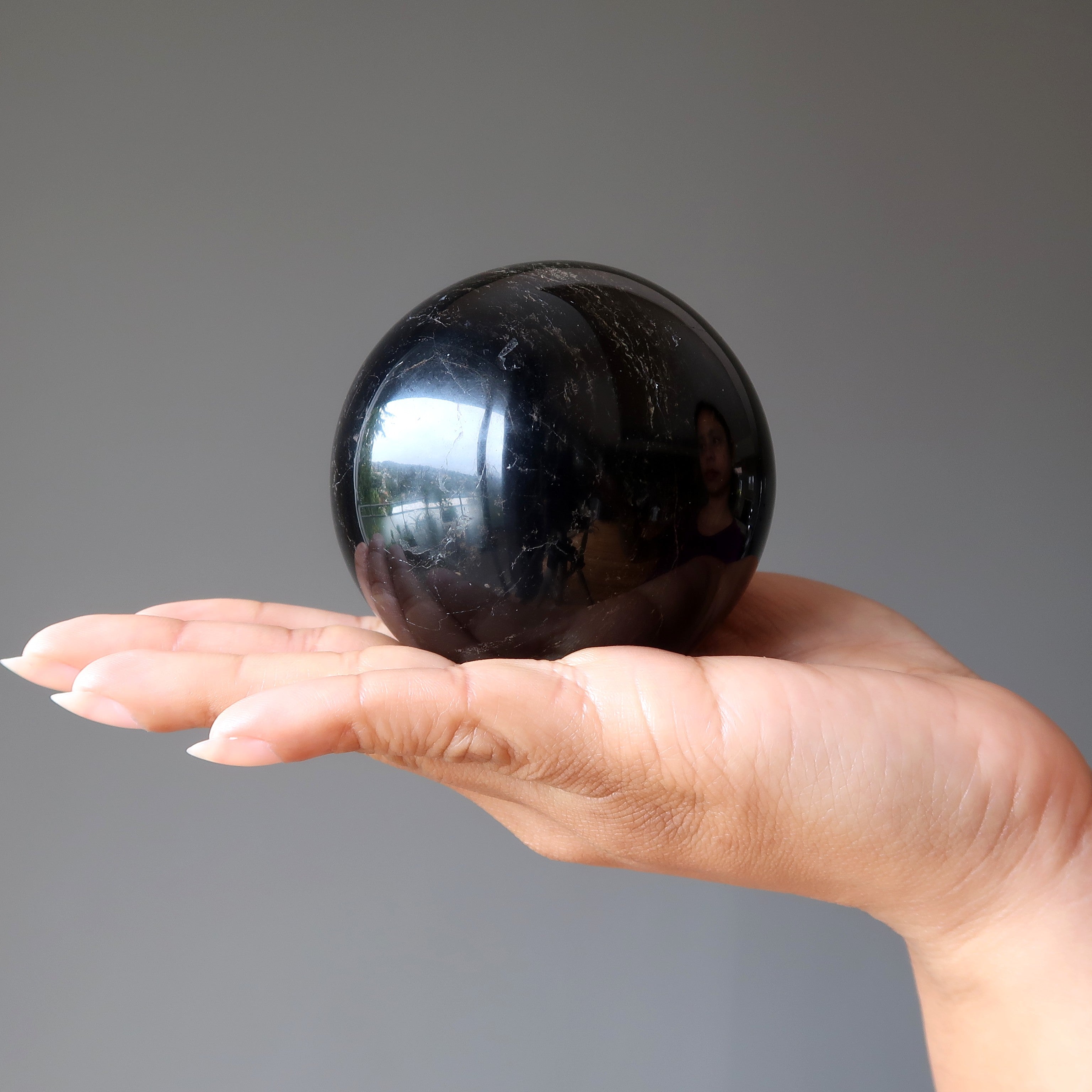 Boule de Protection en Cristal Tourmaline Noire