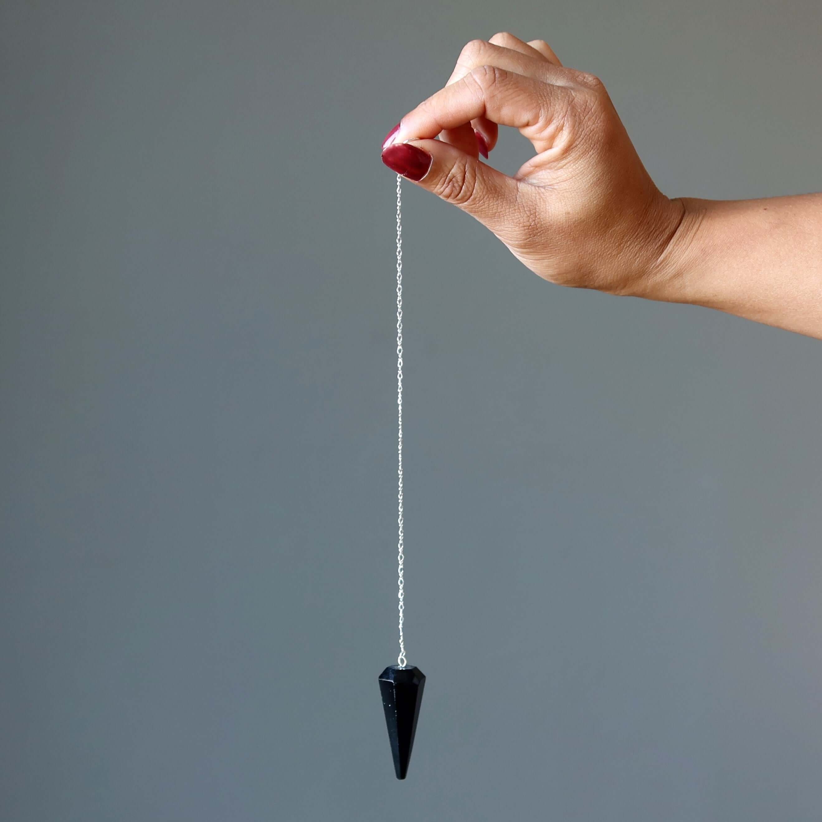 Pendentif en tourmaline noire hypnotique en argent sterling