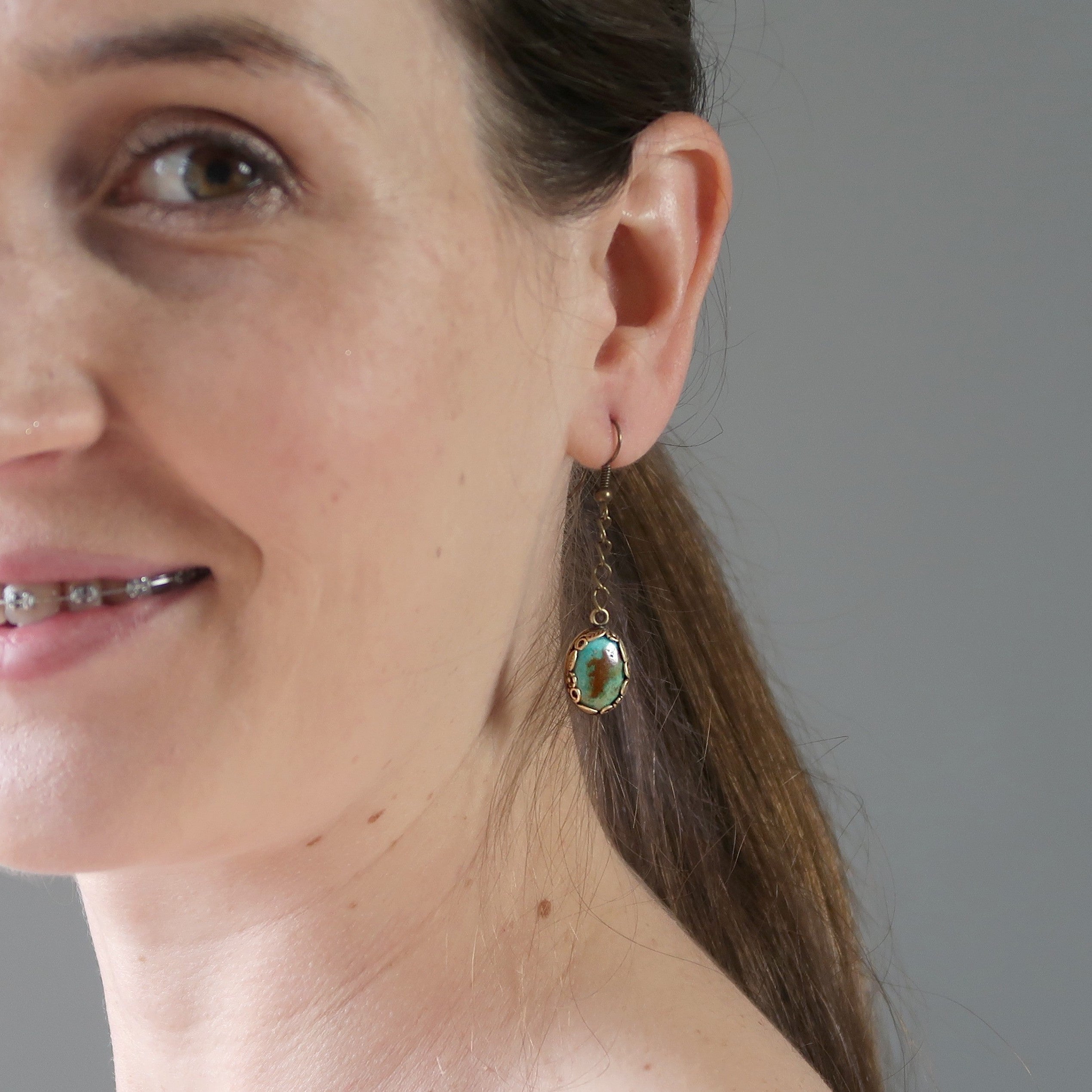 Boucles d'oreilles turquoise Pierres précieuses de la Terre et du Ciel Feuille vieillie