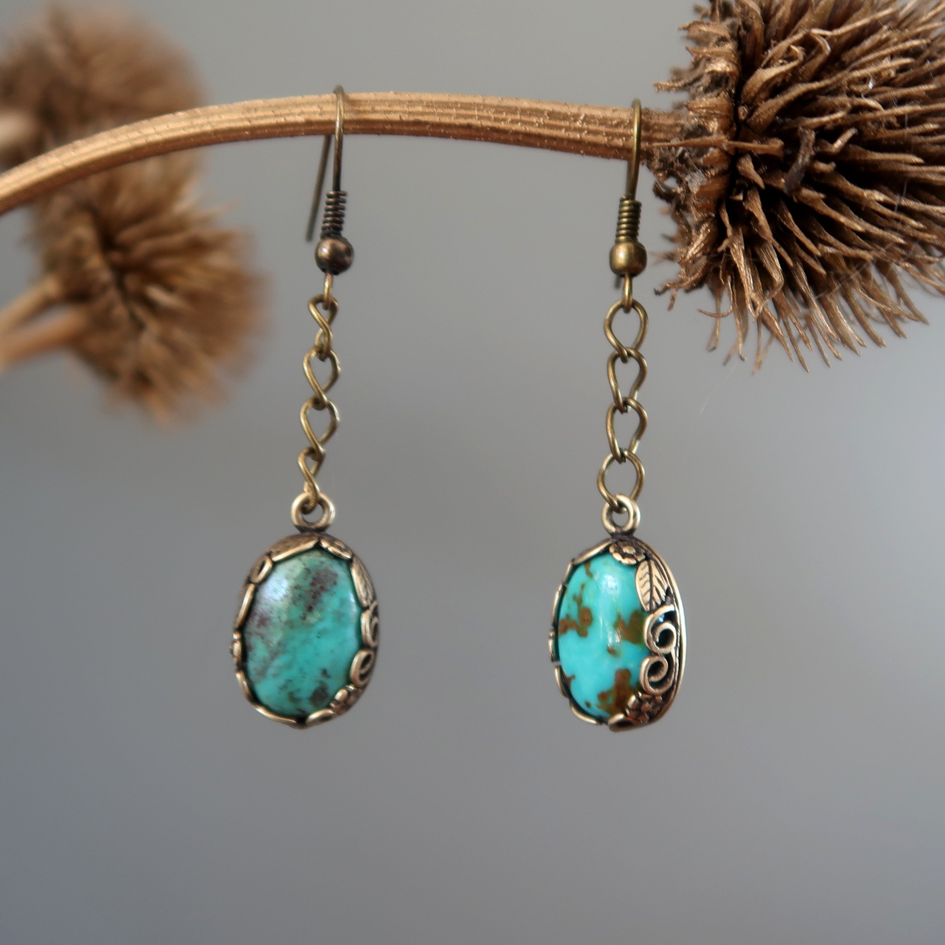 Boucles d'oreilles turquoise Pierres précieuses de la Terre et du Ciel Feuille vieillie