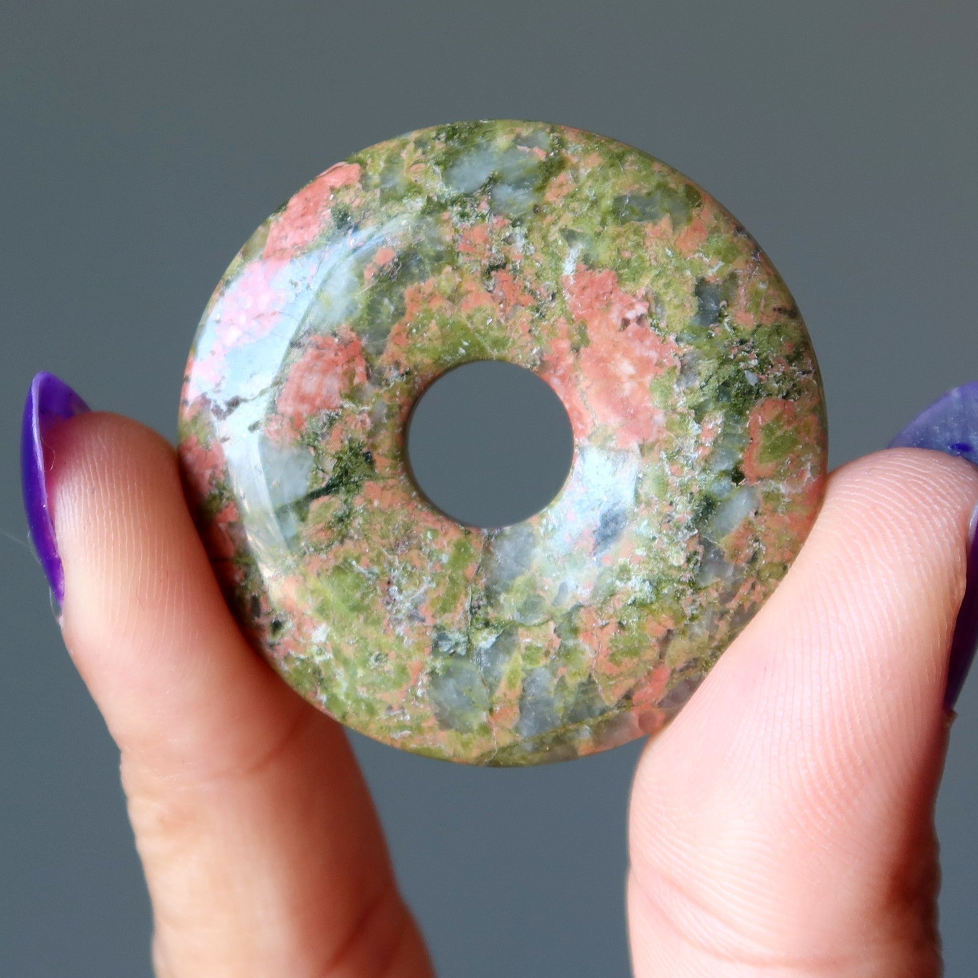 Support de donut en pierre gemme d'unakite créative