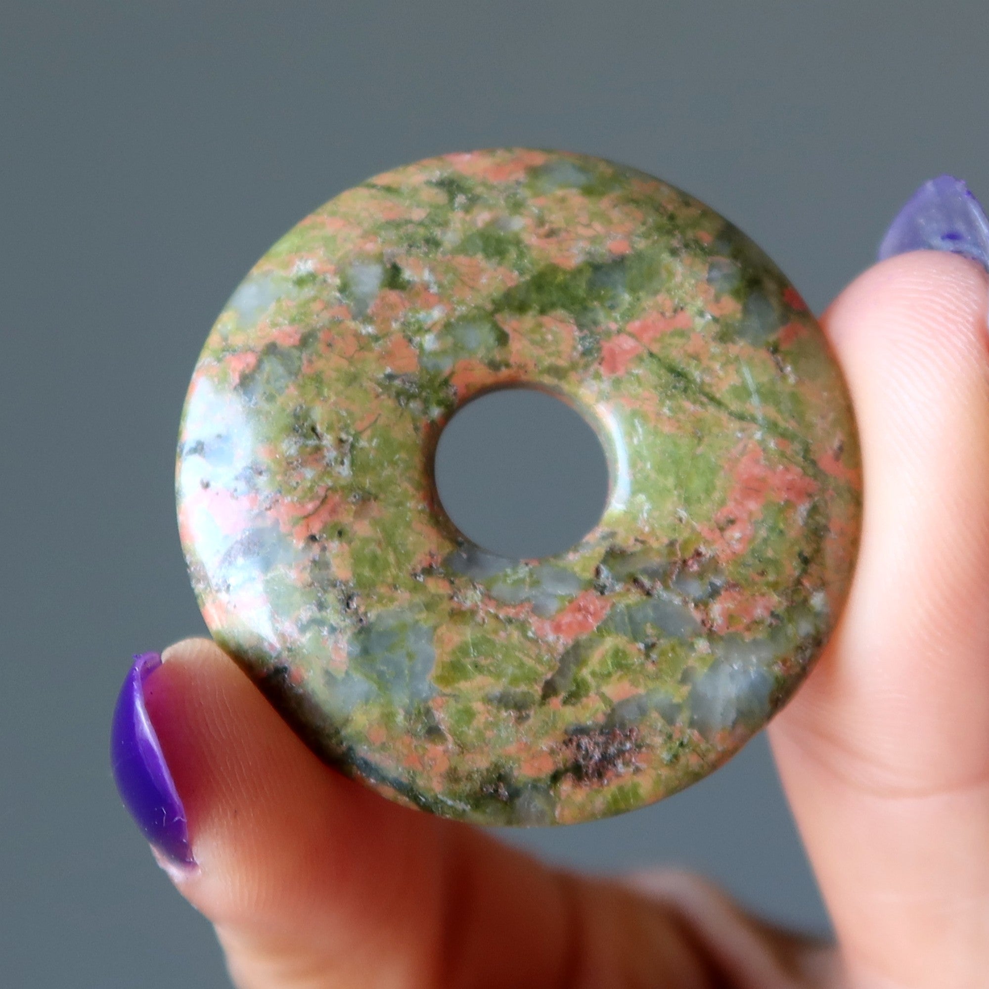 Support de donut en pierre gemme d'unakite créative