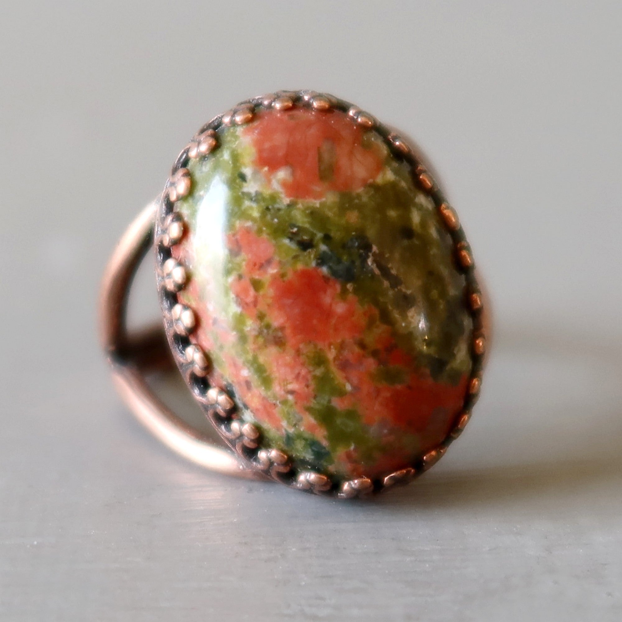 Bague en unakite Planète Terre en cuivre vieilli ajustable
