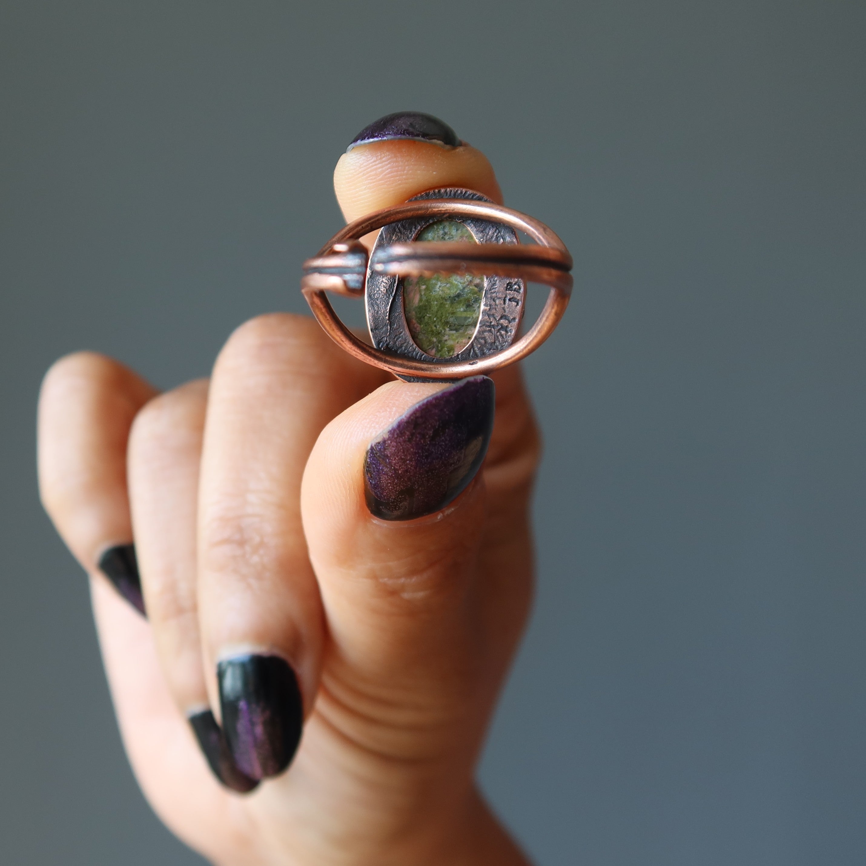 Bague en unakite Planète Terre en cuivre vieilli ajustable